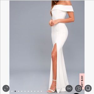 Lulu’s Aveline White Off shoulder maxi dress small